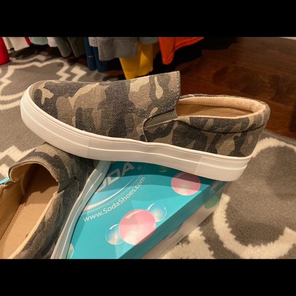 Camo Shoes - Picture 2 of 2